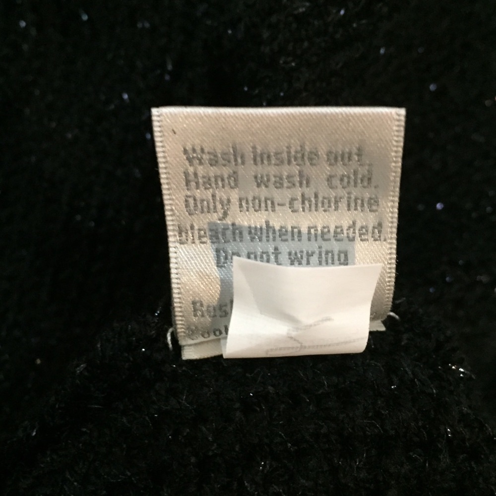 Sparkly holiday sweater 🎄🕎 tied up in a 🎁 bow! - Picture 4 of 4